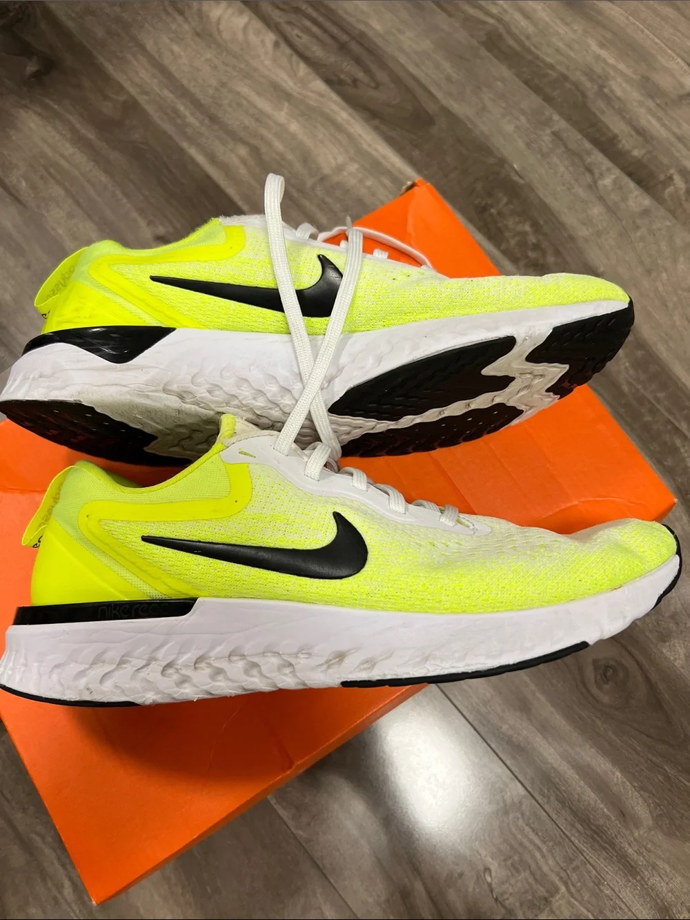 🔥🔥Nike Men’s Neon Yellow and Black Running Shoes - ODYSSEY REACT